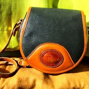 Unique Dooney & Bourke mini crosbody